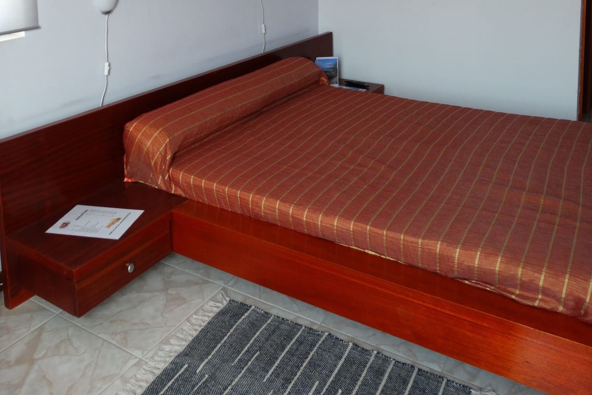 Standard Room, 1 Queen Bed, Hill View | Premium bedding, desk, blackout drapes, soundproofing