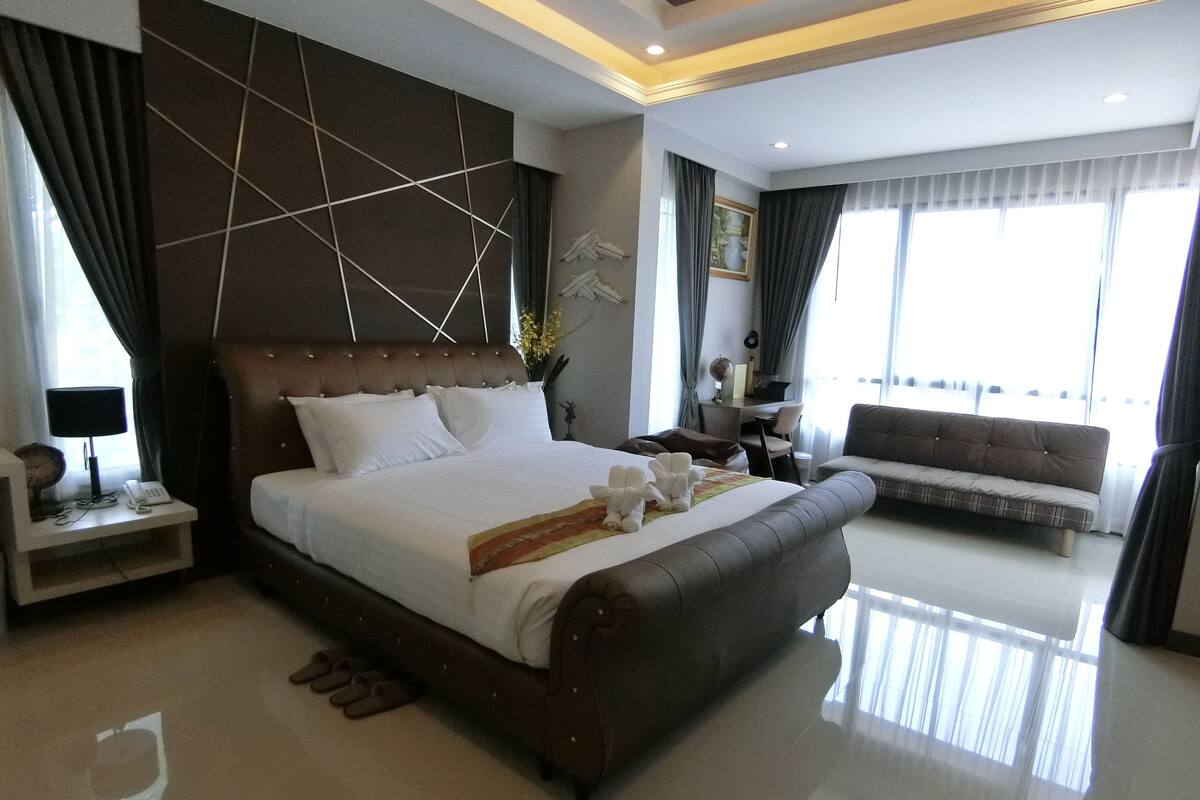 Premium Quadruple Room with Jacuzzi