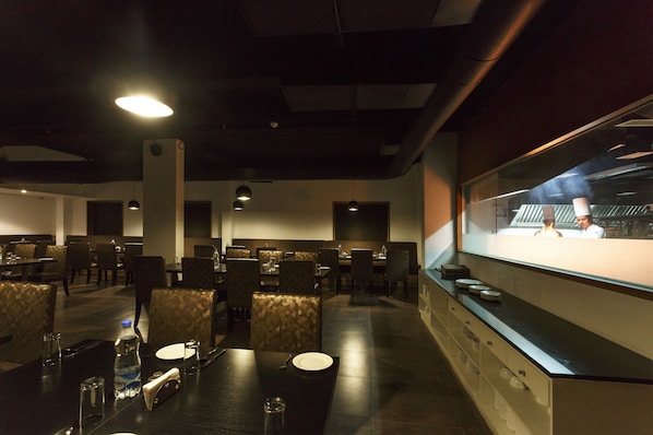 Restaurant - Medora Hotel (Kozhikode)