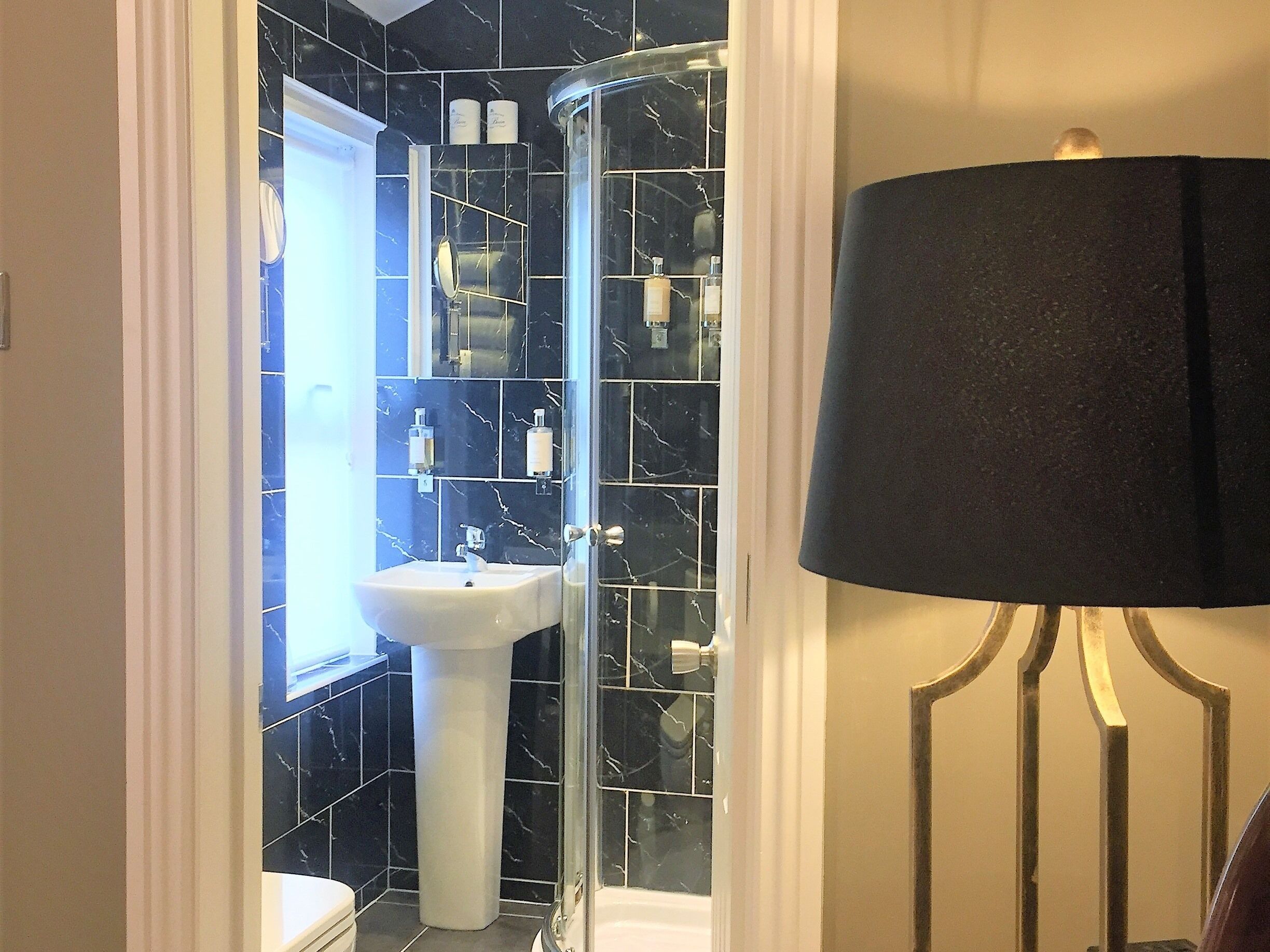 superior double room, ensuite (hawthorne dell) | bathroom