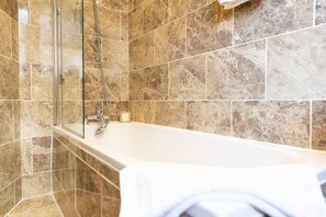 Standard Double Room, Private Bathroom (Rowan Coppice) | Bathroom - All Seasons Boutique Hotels (Filey)