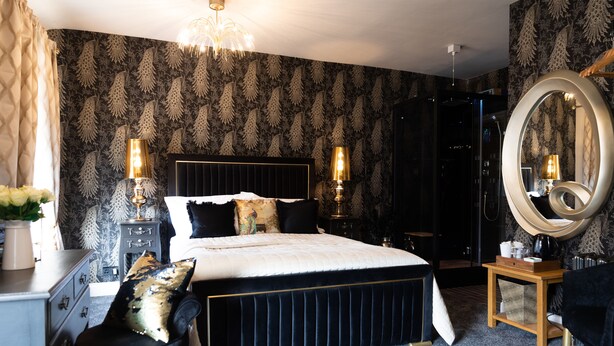 Superior Double Room, Ensuite (Blackthorne Wood)