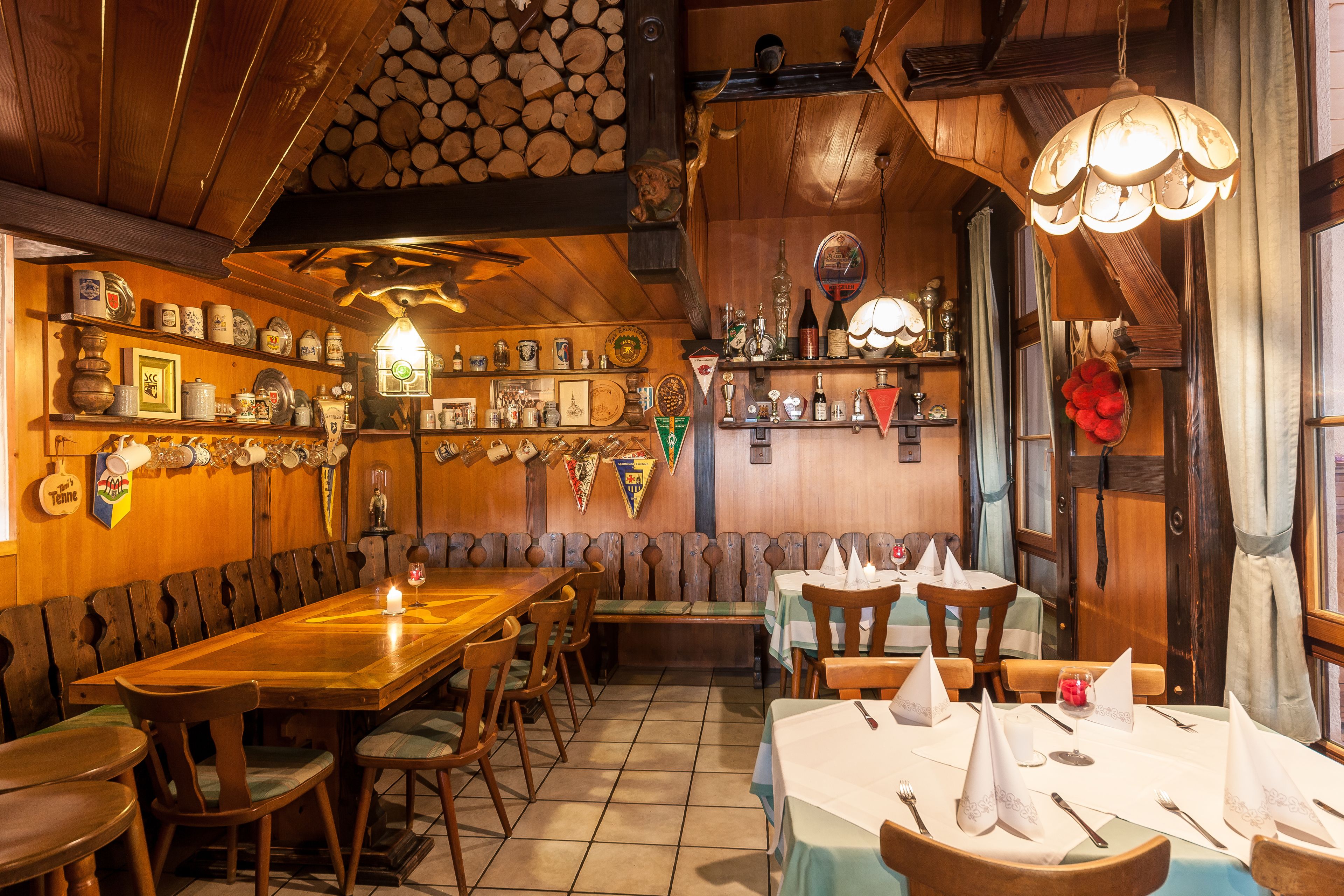 Déjeuner et dîner servis sur place, spécialités Cuisine allemande