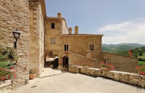 Exterior - Castello di Postignano Relais (Sellano)