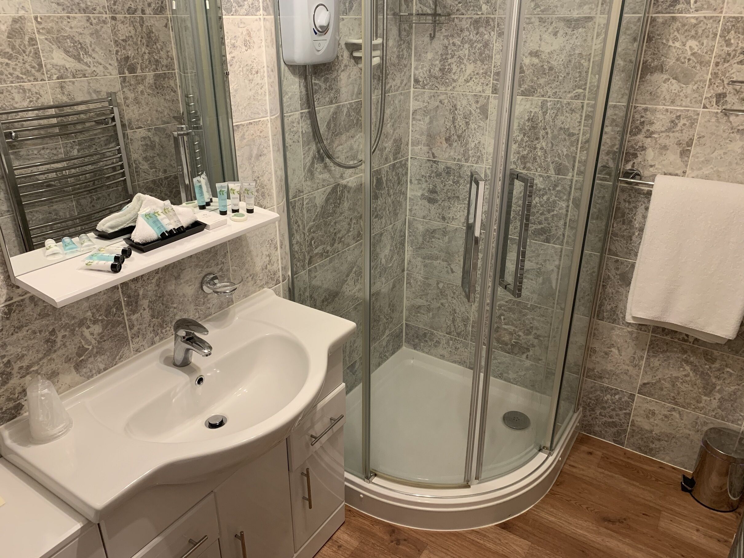 Family Room (4 Adults) | Bathroom shower