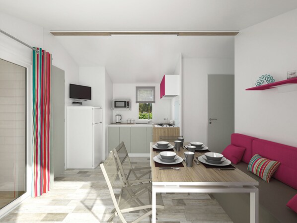 Mobile Home, 3 Bedrooms (Malaga) | In-room dining