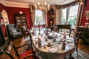 Free daily continental breakfast - Grosvenor Villa (Bath)