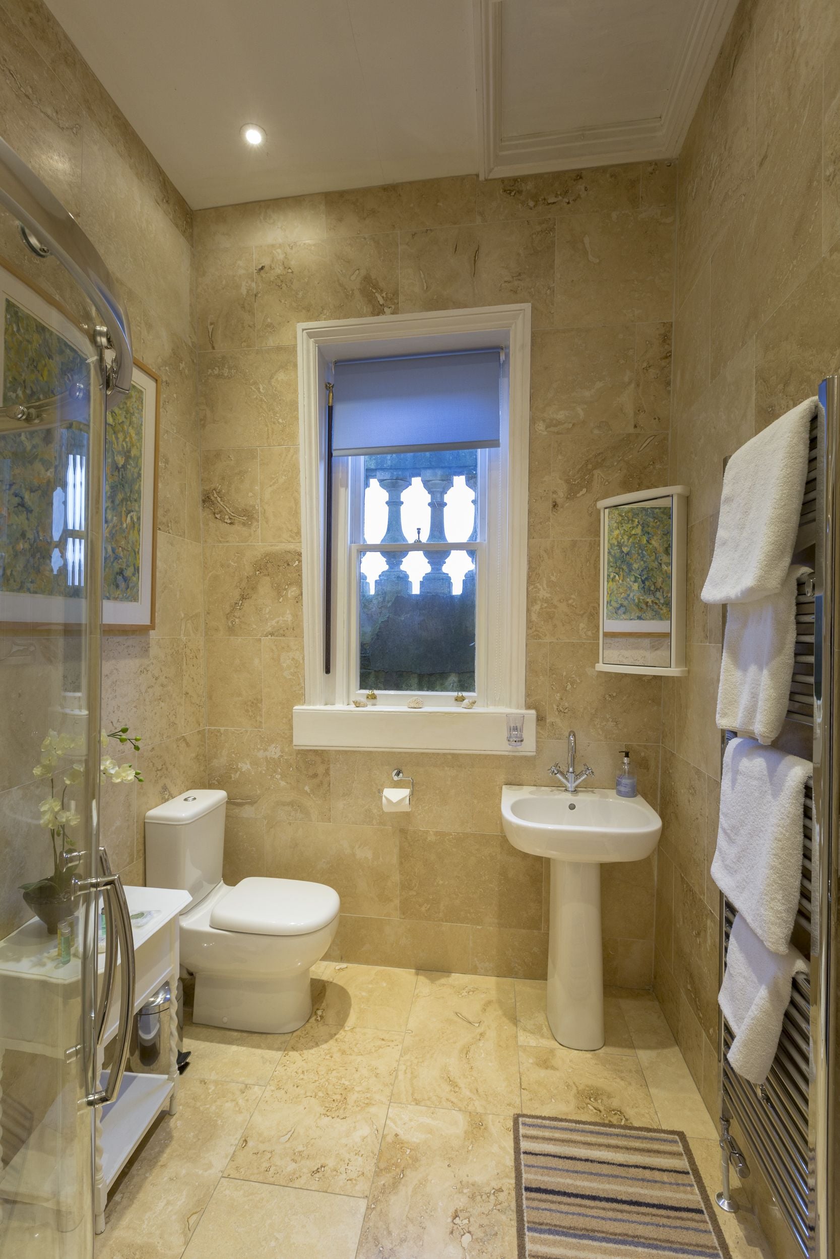 Room, 1 King Bed, Non Smoking | Bathroom shower