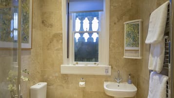 Room, 1 King Bed, Non Smoking | Bathroom shower