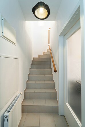 Departamento de lujo, 1 habitación, aire acondicionado | Caja de seguridad en la habitación, escritorio y cortinas blackout 