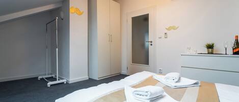 Deluxe Apartment, 1 Bedroom, Air conditioning | In-room safe, desk, blackout drapes, soundproofing