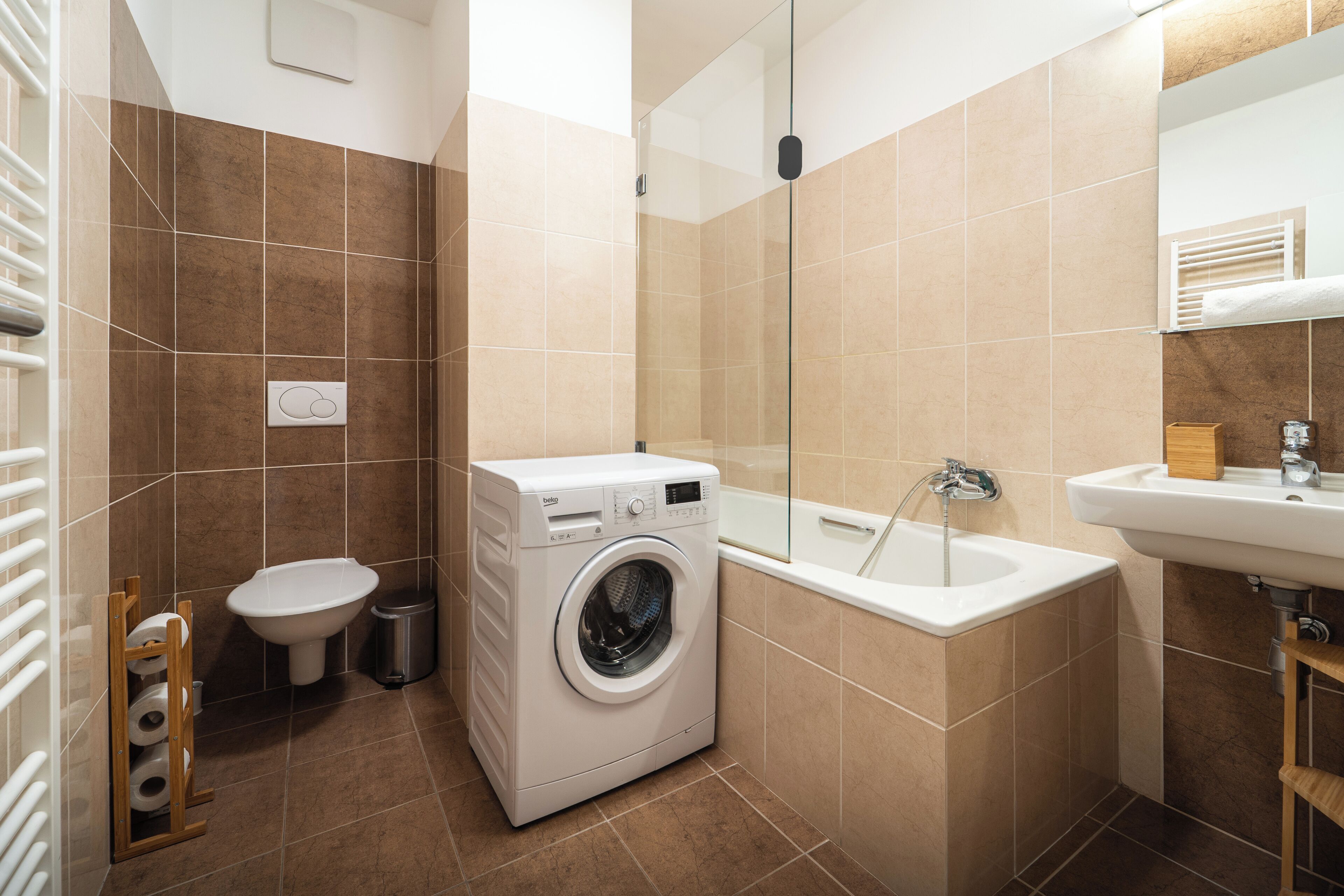 Appartamento Luxury, 1 camera da letto, aria condizionata | Bagno | Set di cortesia gratuito, asciugacapelli, asciugamani, sapone