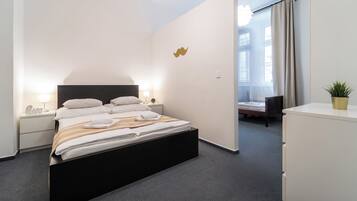 Luxury Apartment, 3 Bedrooms, Ensuite | In-room safe, desk, blackout curtains, soundproofing