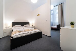 Apartamento superluxo, 3 quartos, suíte | Cofres nos quartos, escrivaninha, cortinas blackout