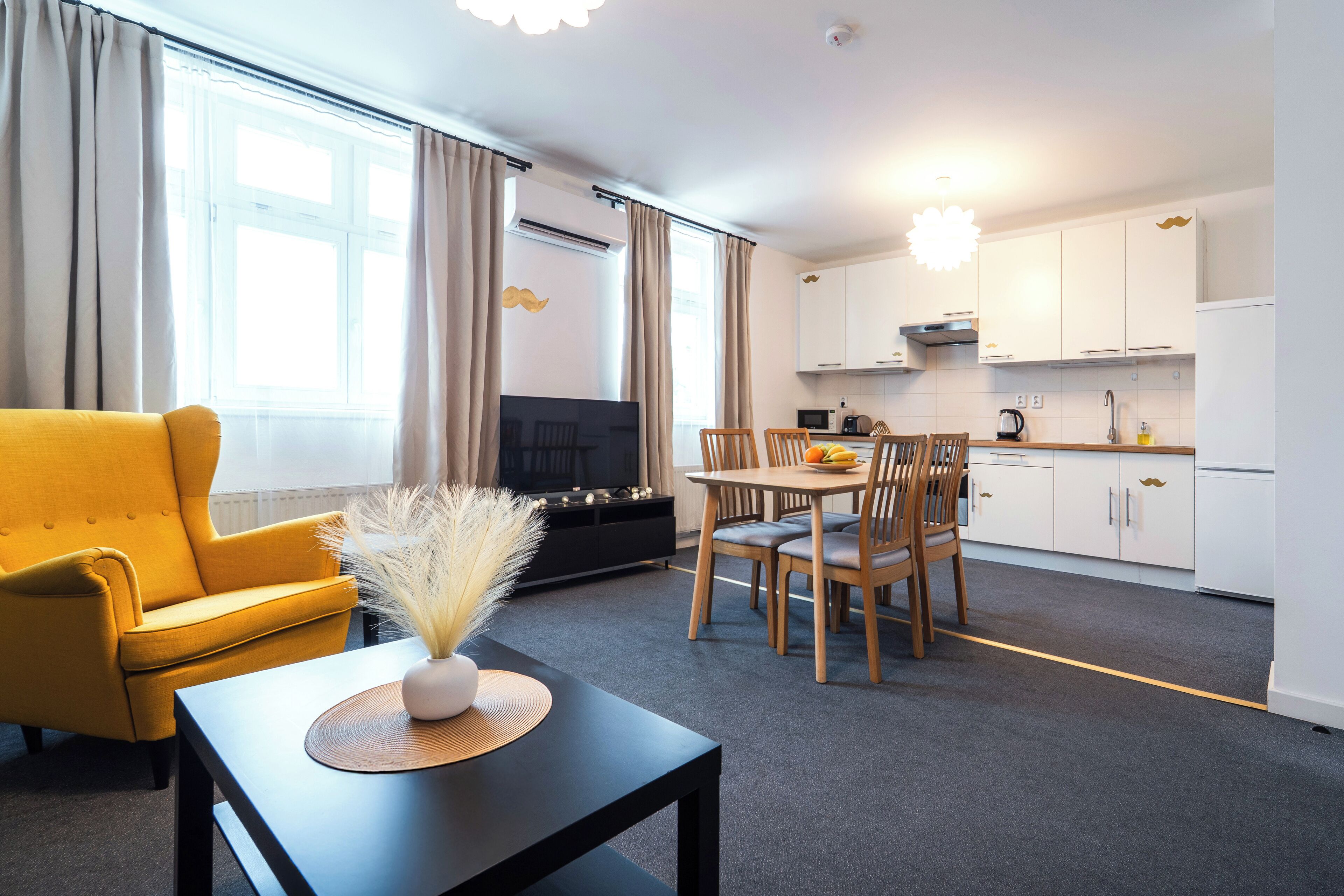 Apartamento superluxo, 1 quarto, ar-condicionado | Cofres nos quartos, escrivaninha, cortinas blackout