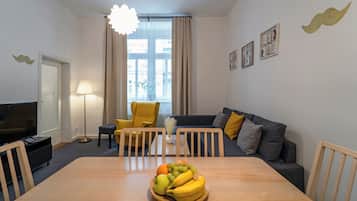 Luxury Apartment, 3 Bedrooms, Ensuite | Living area