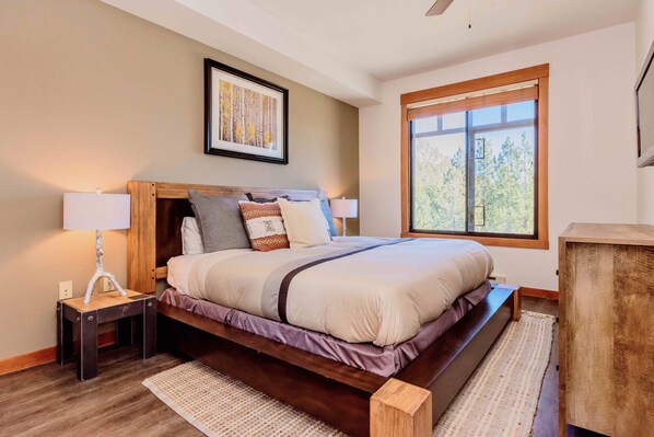 2 habitaciones, tabla de planchar con plancha, wifi y ropa de cama
