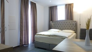 Quarto casal | Ferros/tábuas de passar roupa, Wi-Fi de cortesia, roupa de cama