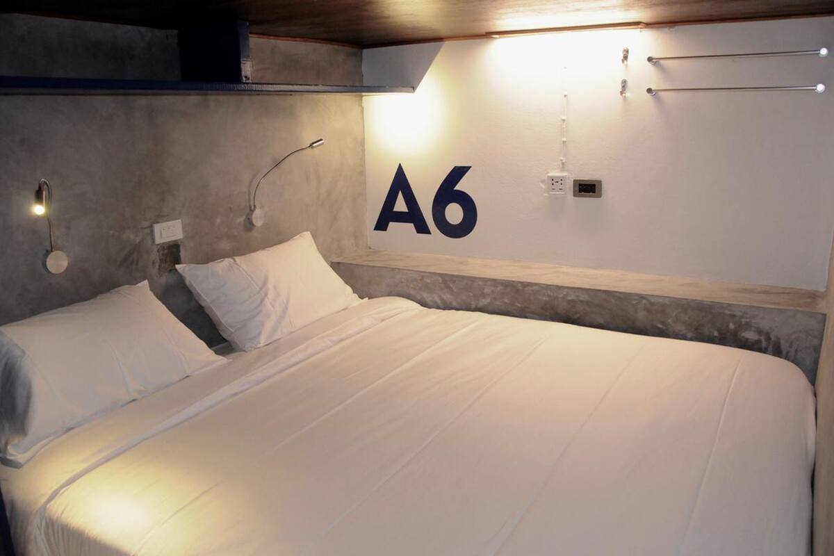 Soundproofing, free WiFi