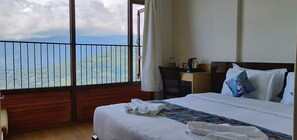 Club Room, 1 Double Bed, Non Smoking, Mountain View | Desk, blackout curtains, soundproofing, free WiFi - Hotel Ninamma (Gangtok)