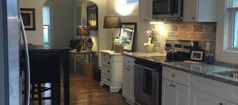 Cute1100sf bungalow completamente ristrutturato a 2 miglia dal centro di Greenville 