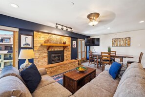 TV, fireplace