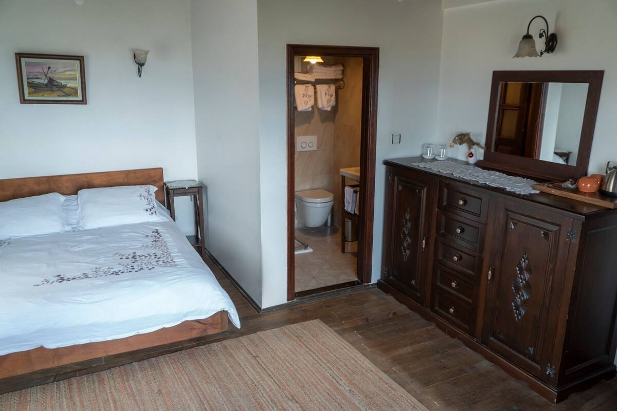 Standard Room | Seterika/papan seterika, Wi-fi percuma, dihias secara berasingan 