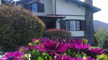 Fachada da propriedade