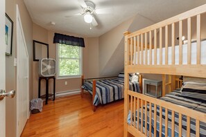 3 bedrooms, free WiFi, bed sheets