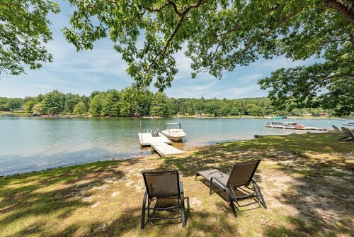 Cape Cod Charm w/ Dock Slip & Fire Pit