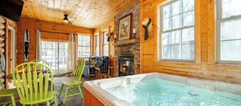 Woodsy Dog Friendly Lodge w/ Game Room & Grill