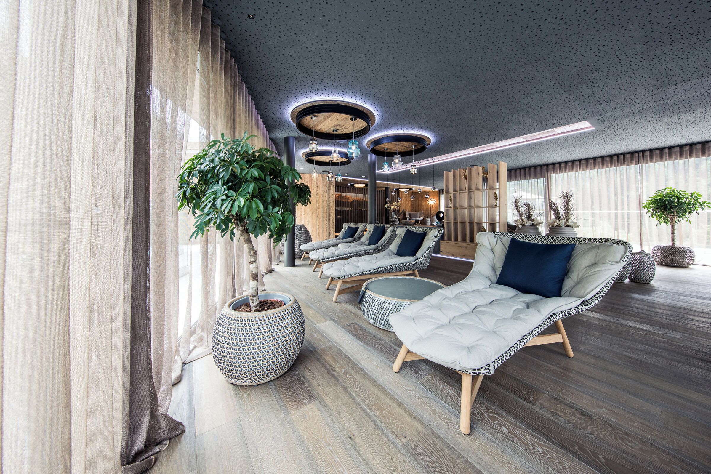 Couples treatment rooms, sauna, hot tub, steam room, Turkish bath