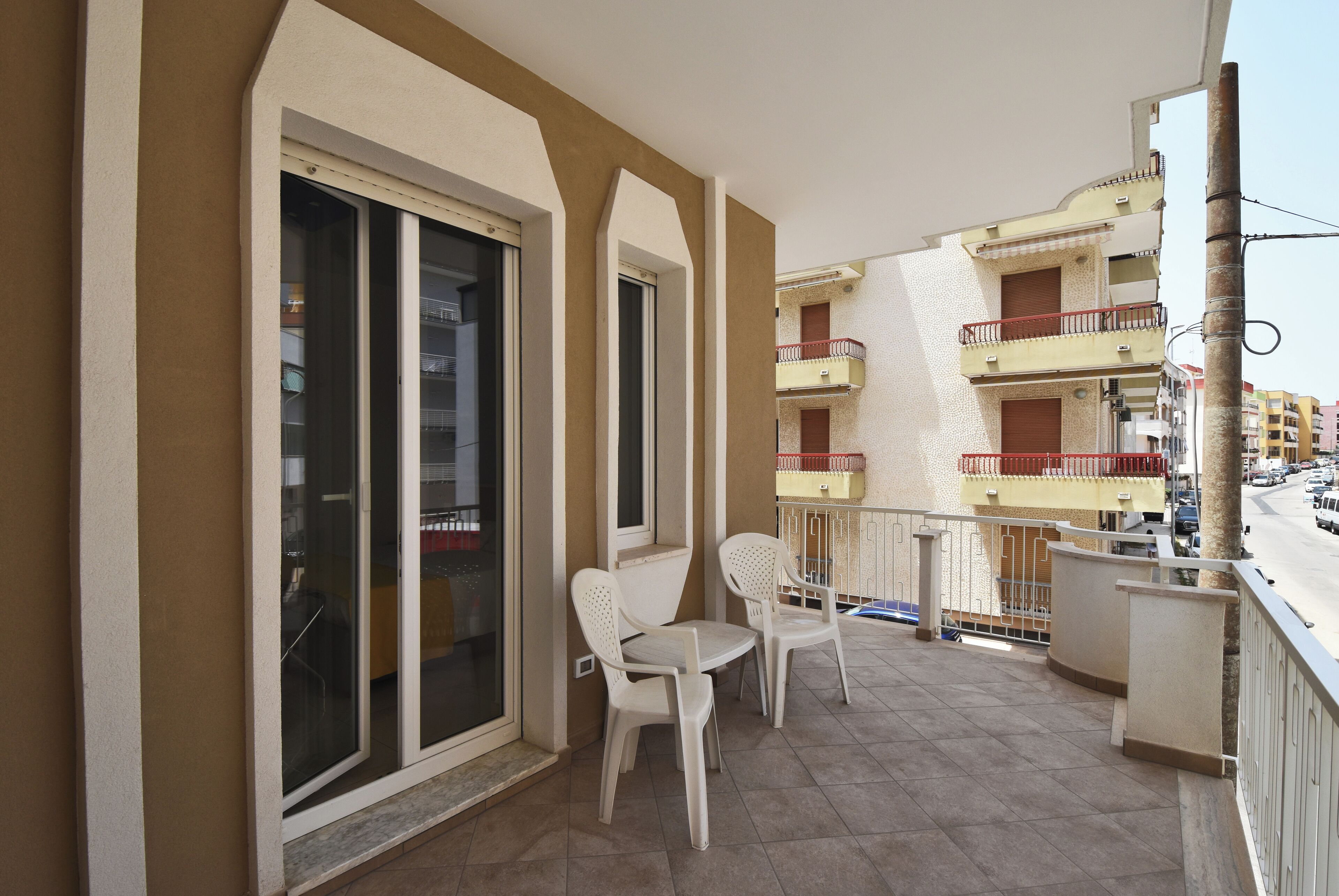 Camera doppia, patio, vista mare (Raffica camera 2) | Materassi in memory foam, minibar, una cassaforte in camera