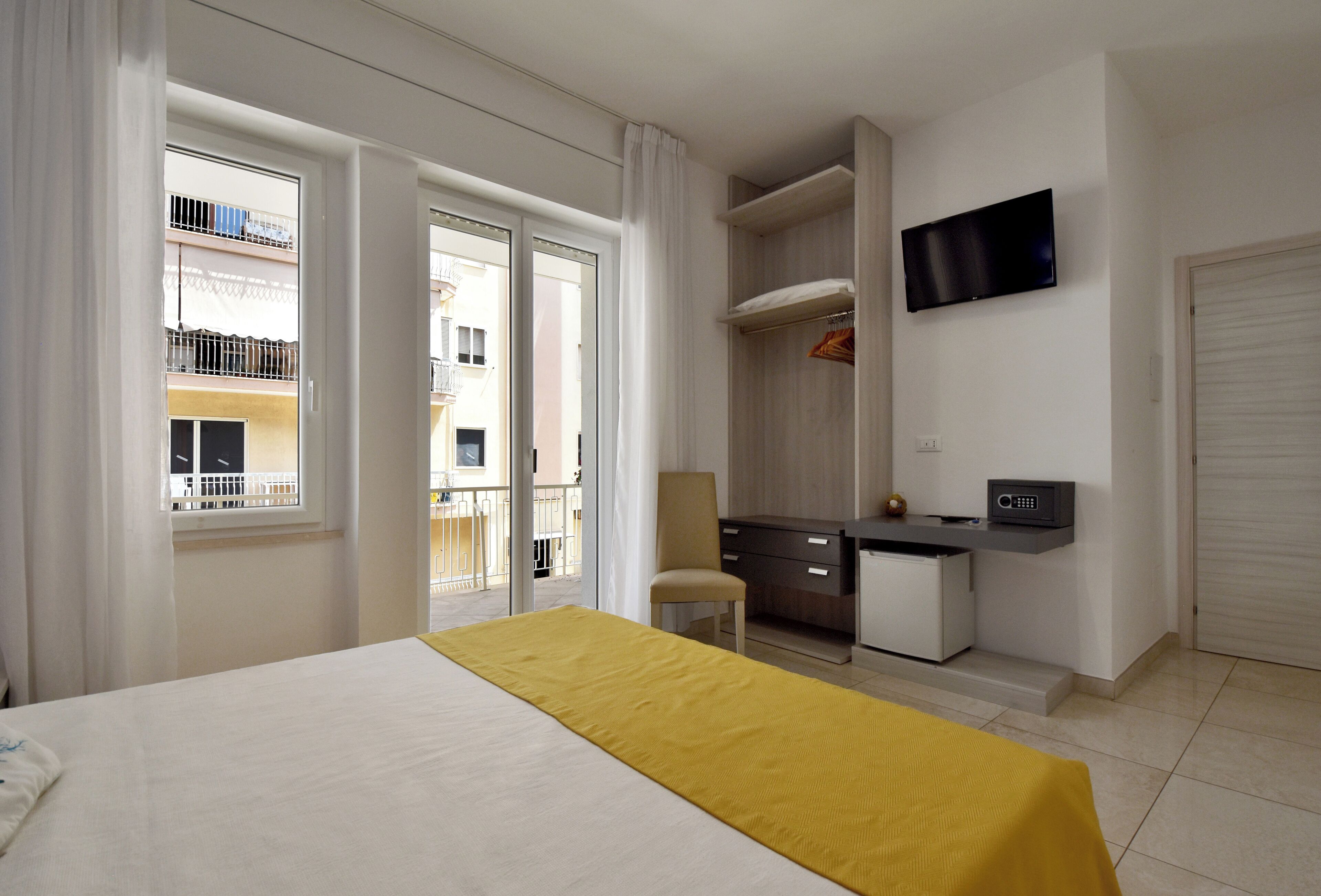 Double Room, Patio, Sea View (Raffica camera 2) | Memory foam beds, minibar, in-room safe, desk