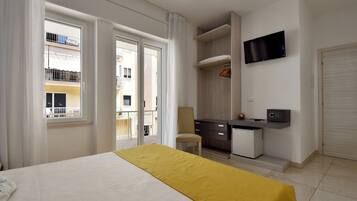 Double Room, Patio, Sea View (Raffica camera 2) | Memory foam beds, minibar, in-room safe, desk