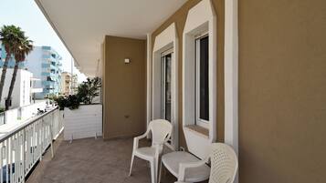 Double Room, Patio, Sea View (Raffica camera 2) | Terrace/patio