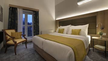 Design Double Room | In-room safe, blackout drapes, soundproofing, free WiFi