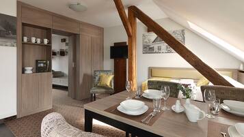 Familienapartment | Zimmersafe, Verdunkelungsvorhänge, schallisolierte Zimmer