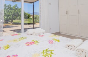 3 多间卧室、免费 WiFi、床单