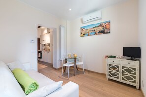 Televisión de pantalla plana