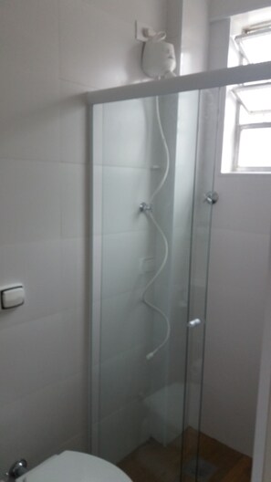 Bathroom - Studio Praia Apartamento (Santos)