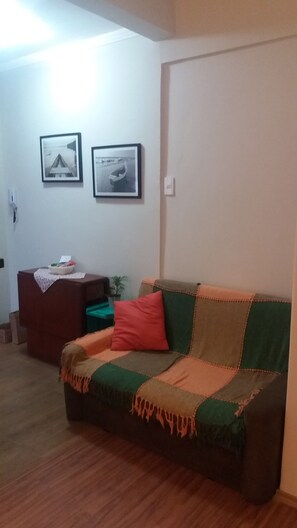 Apartamento exclusivo, para não fumantes | Área de estar | Smart TV, Netflix