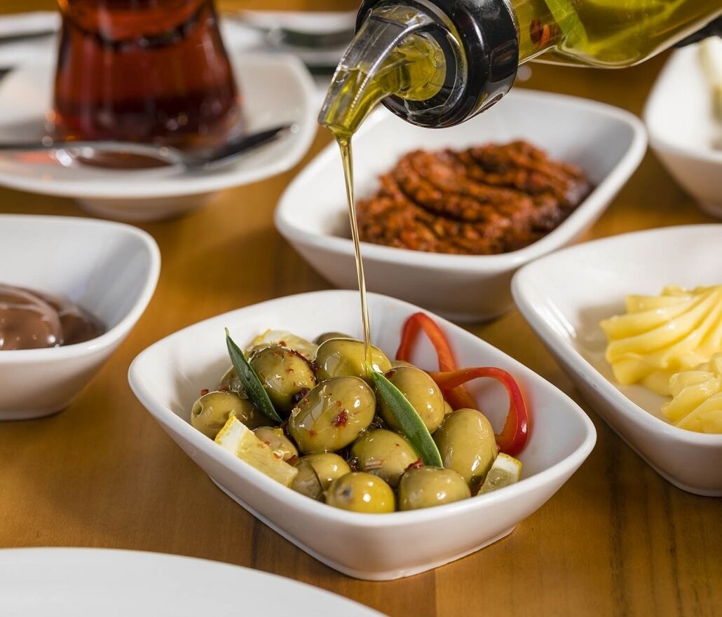 free daily full breakfast