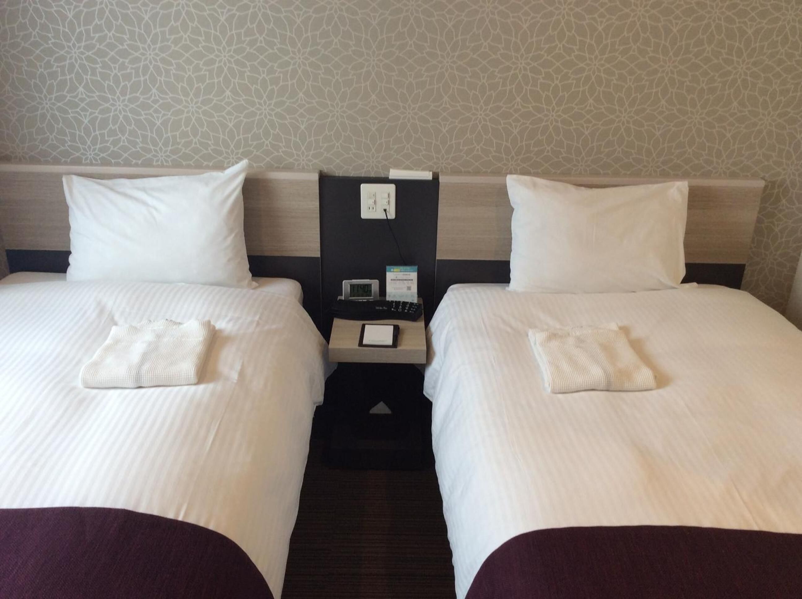 soundproofing, free wifi, bed sheets