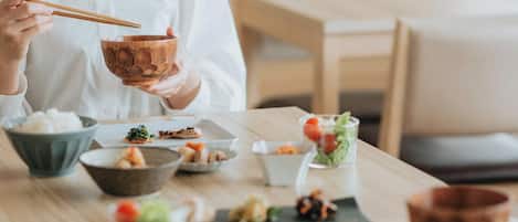 Tägliches inbegriffenes Frühstücksbuffet