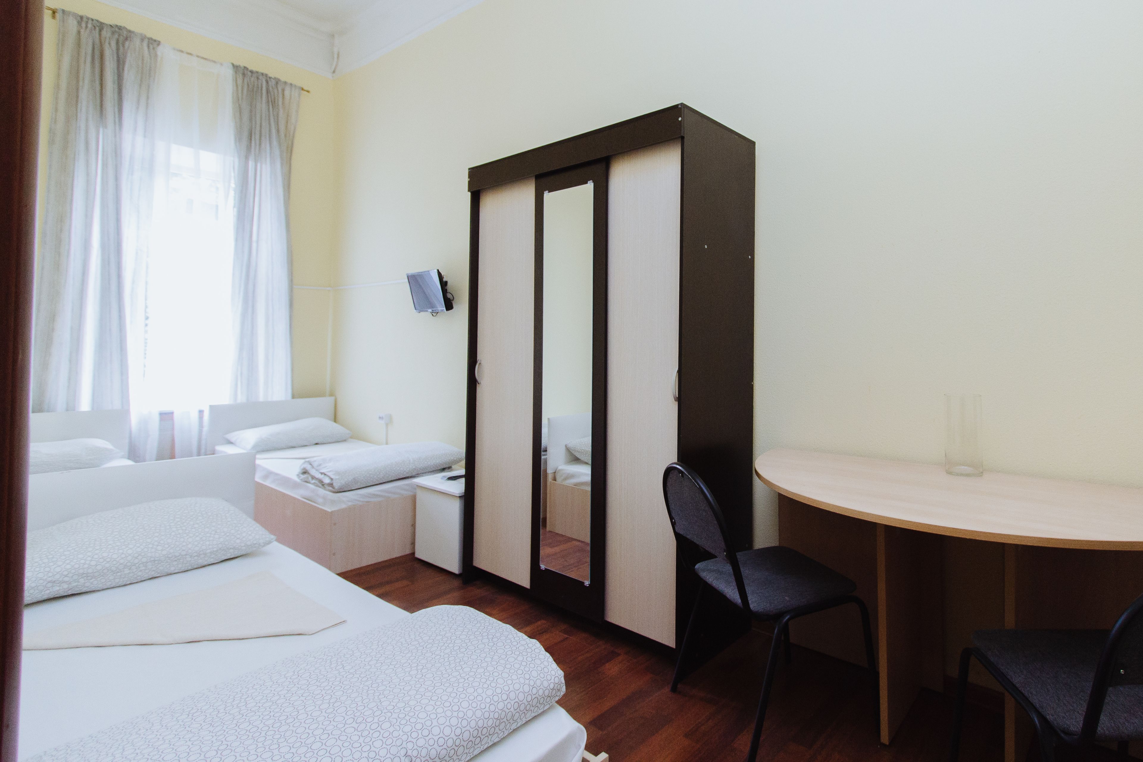 Kolmen hengen standard-huone | Äänieristys, ilmainen Wi-Fi, vuodevaatteet