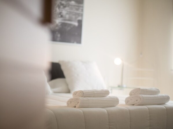 Apartment, 1 Bedroom, Non Smoking | 1 bedroom, individually decorated, individually furnished, desk - Cascine - Deluxe Apartment Near Arno River (Florence)