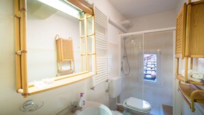 Bathroom - Borgo 27 - Apartment Near Arno River (Florence)