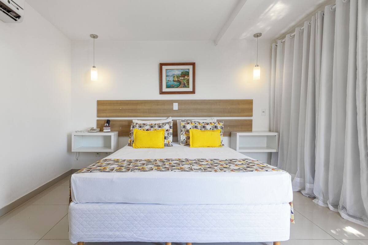 Kamar Double Standar, 1 Tempat Tidur Double | Minibar, brankas, Wi-Fi gratis, dan didekorasi berbeda-beda