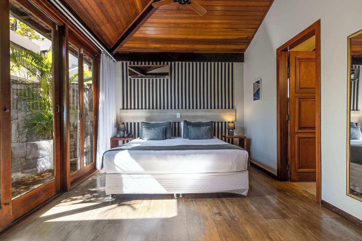 standard double room, 1 double bed | 1 bedroom, minibar, in-room safe, individually decorated